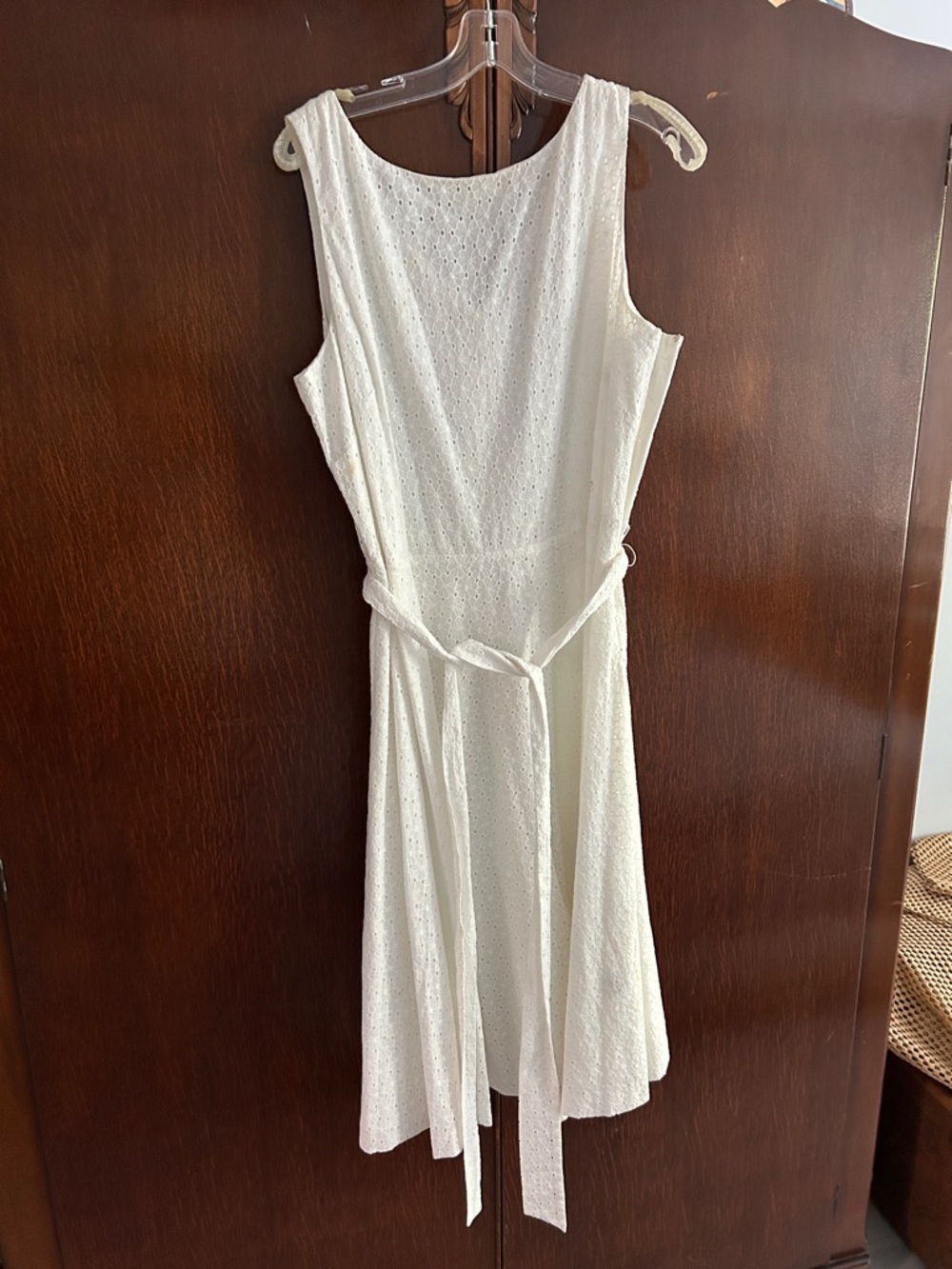 Vintage Liz Claiborne White Sleeveless Eyelet Midi Dress with Tie Belt